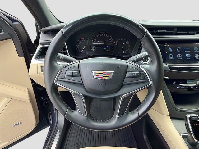 Used 2018 Cadillac XT5 FWD image 36