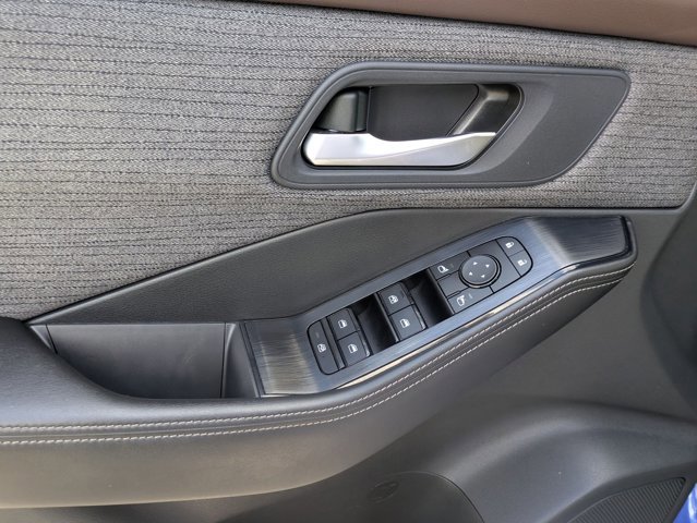 Certified 2023 Nissan Rogue SV image 7