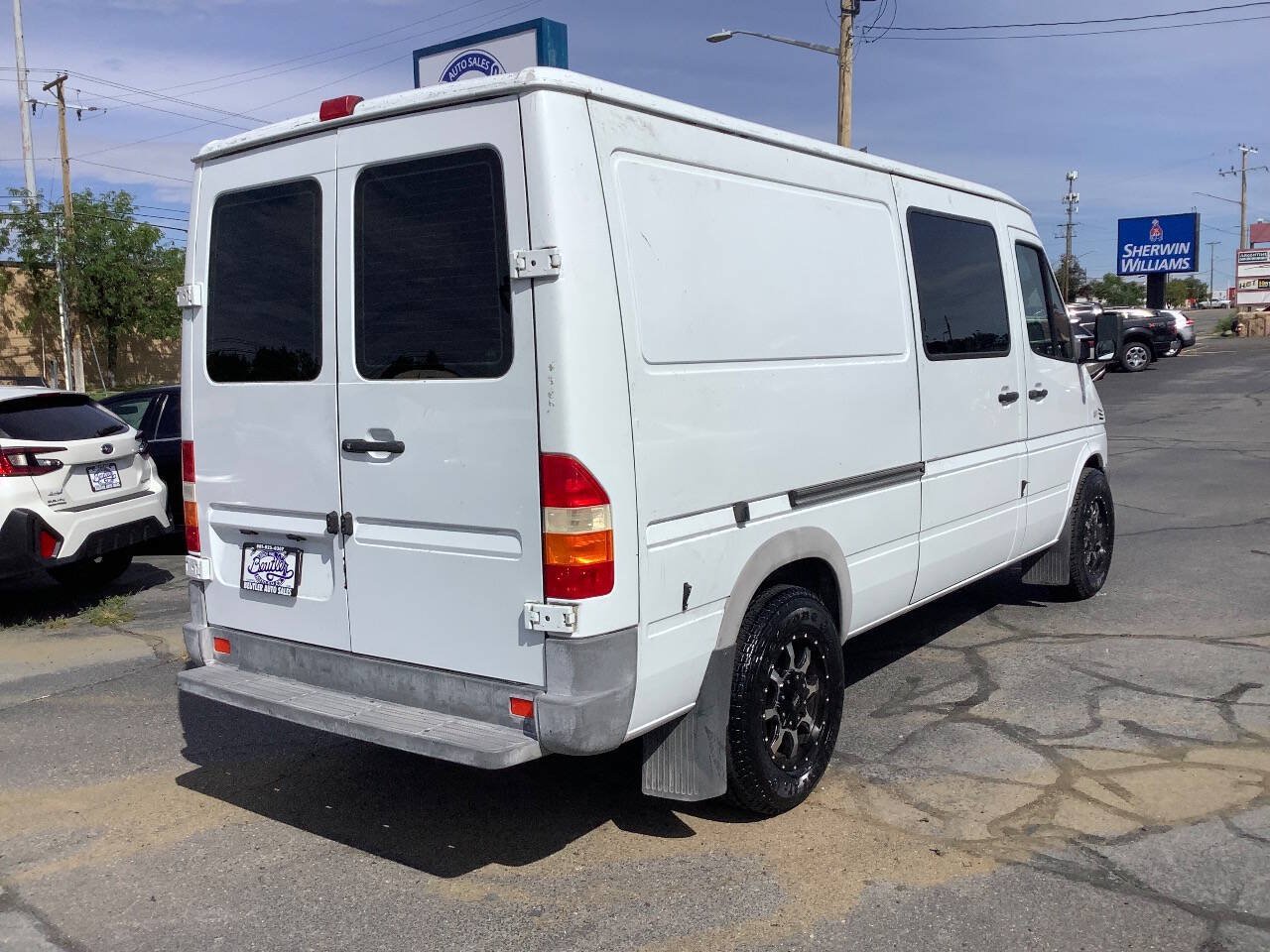 Used 2003 Dodge Sprinter 2500 RWD image 12