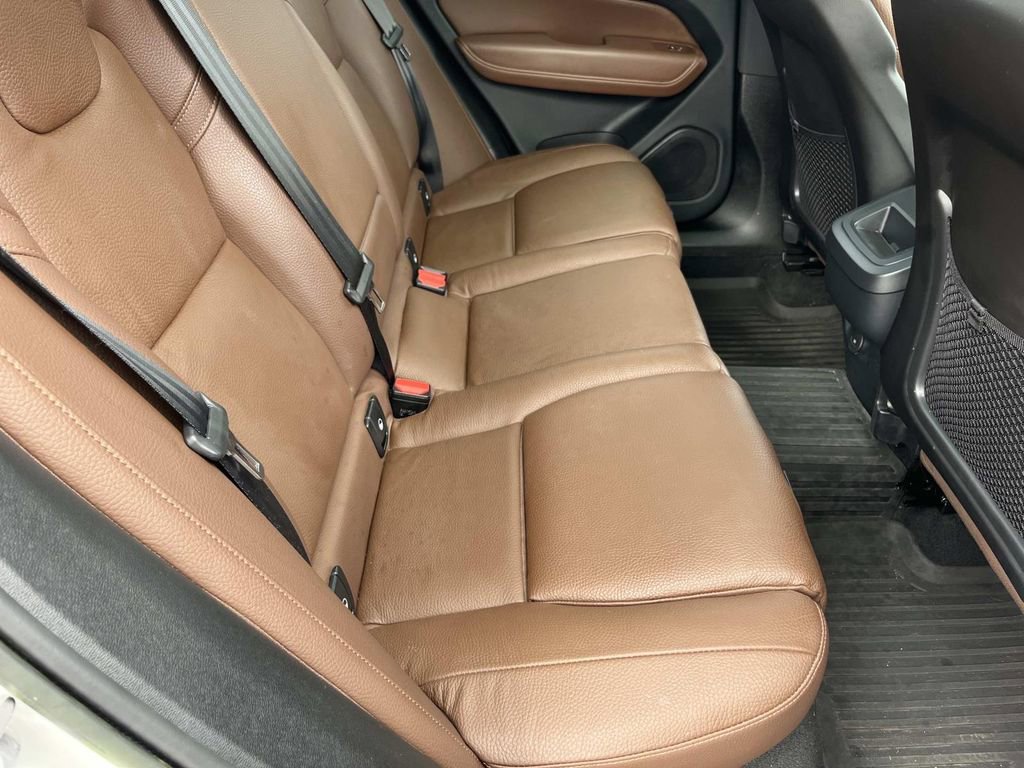 Used 2023 Volvo XC60 B5 Plus w/ Protection Package Premier image 21