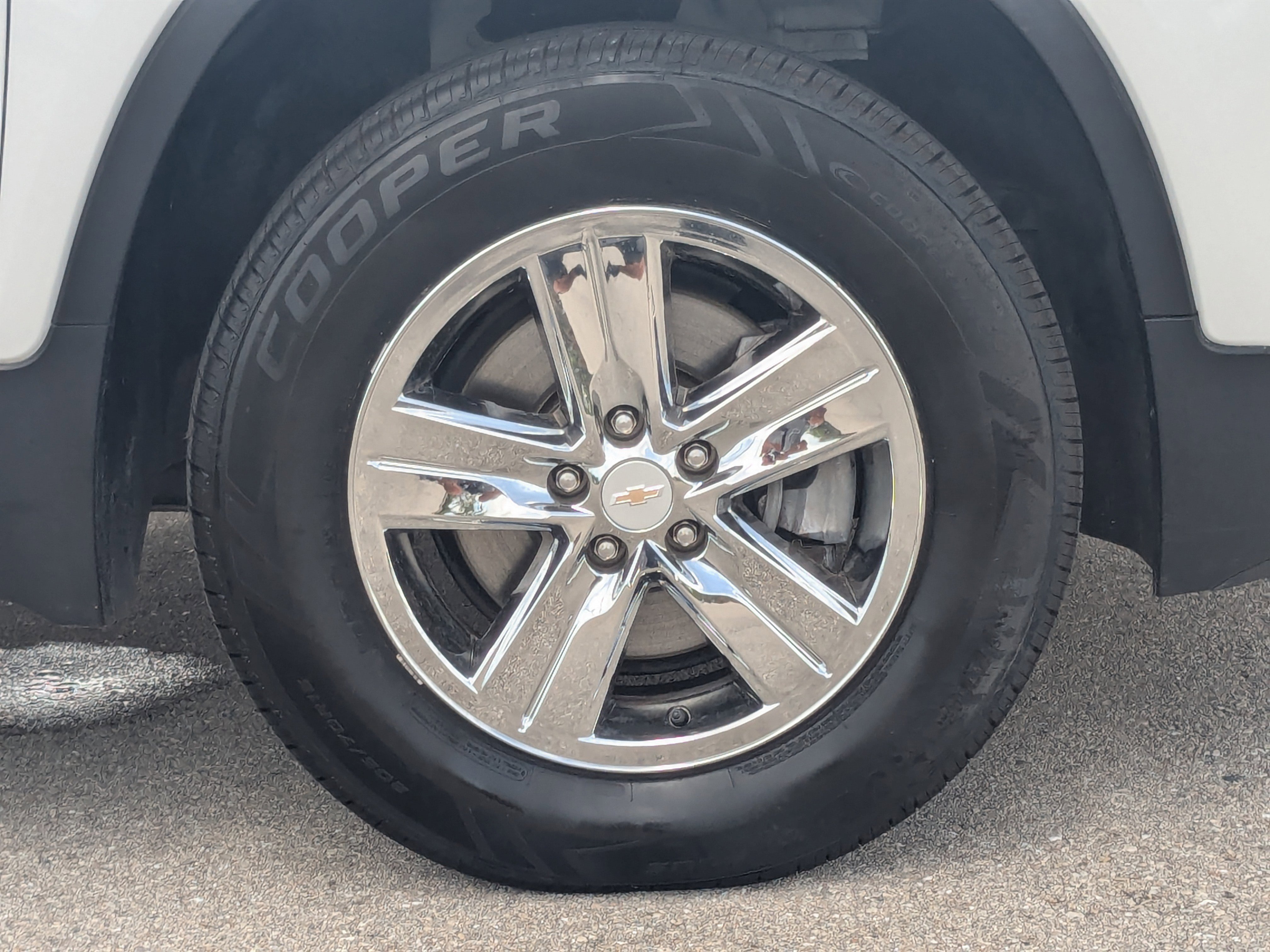 Used 2022 Chevrolet Trax LS w/ Tint and Cruise Package image 11