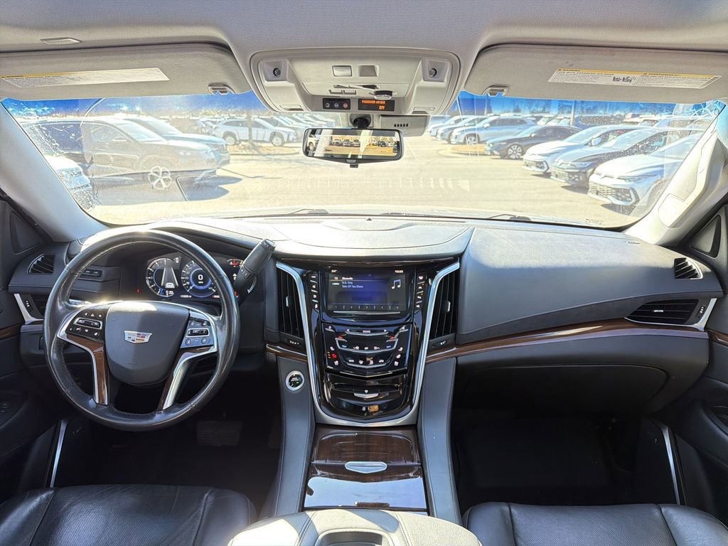 Used 2020 Cadillac Escalade Premium Luxury image 24