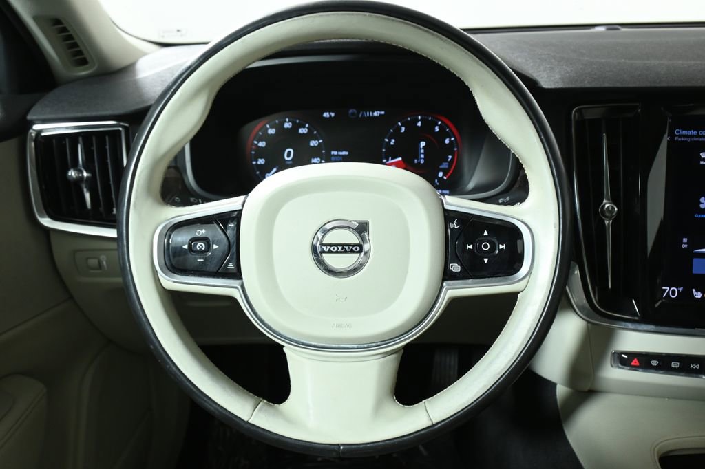 Used 2018 Volvo S90 T5 Momentum w/ Convenience Package image 16