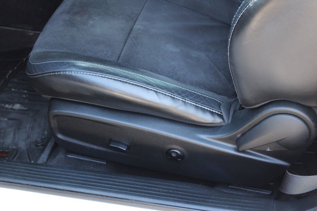 Used 2018 Dodge Challenger R/T Scat Pack w/ Leather Interior Group image 15