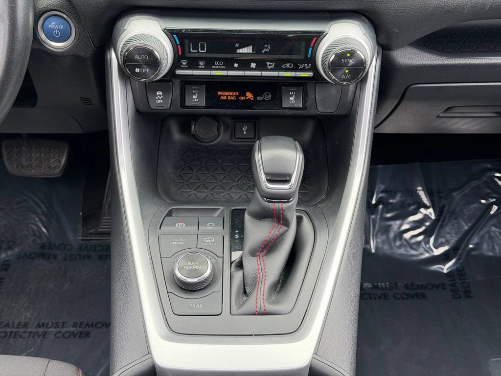 Used 2021 Toyota RAV4 SE w/ Weather & Moonroof Package AWD/4WD image 24