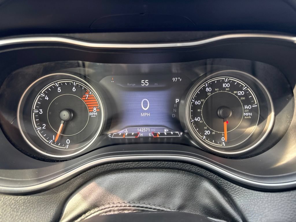 Used 2019 Jeep Cherokee Trailhawk w/ Cold Weather Group AWD/4WD image 31