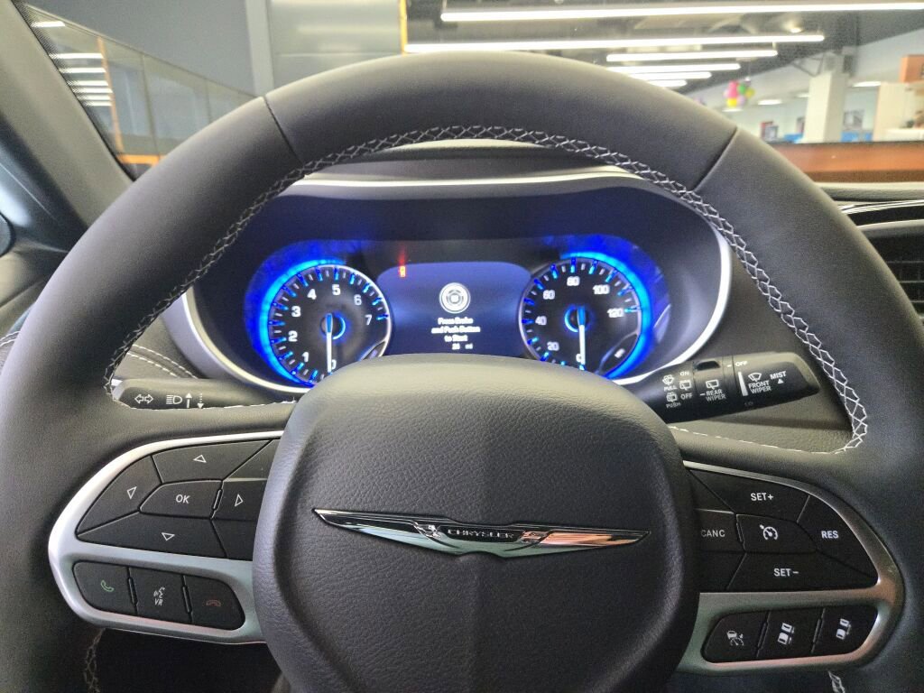 New 2025 Chrysler Pacifica Select FWD image 24