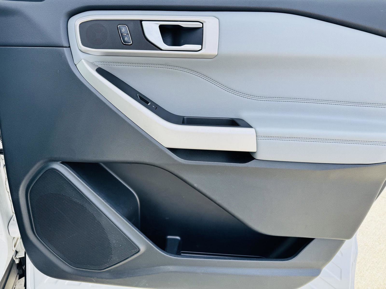 Used 2023 Ford Explorer XLT w/ Equipment Group 202A AWD/4WD image 35