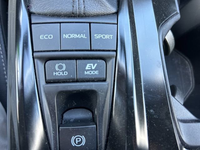 Used 2025 Toyota Camry SE image 16