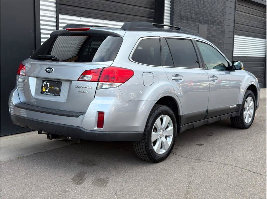 Used 2012 Subaru Outback 2.5i Premium AWD/4WD image 3