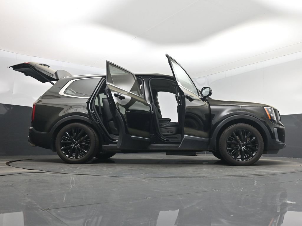 Used 2022 Kia Telluride SX w/ Towing Package image 7