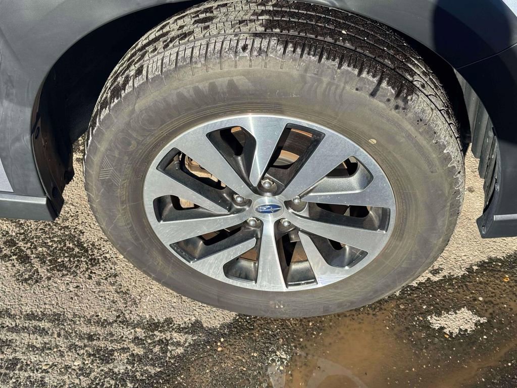 Used 2023 Subaru Outback Premium image 9