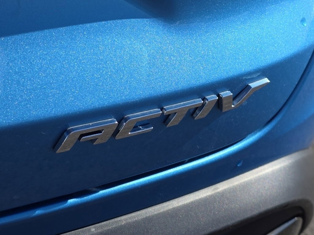 Used 2025 Chevrolet Trax ACTIV w/ Sunroof Package image 30
