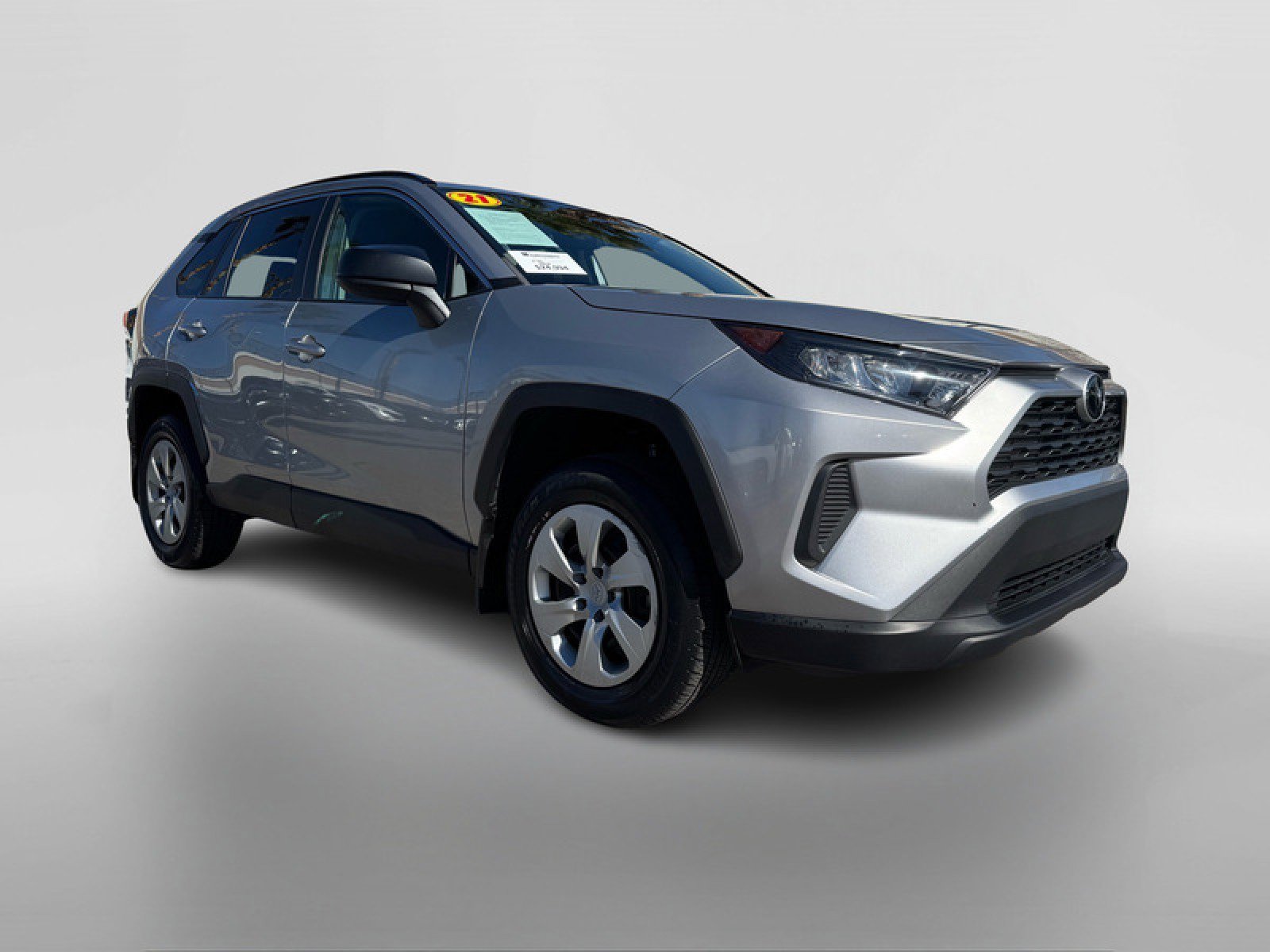 Used 2021 Toyota RAV4 LE image 7