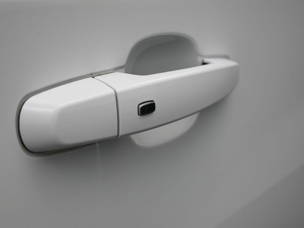 Used 2022 Chevrolet Traverse LS image 38