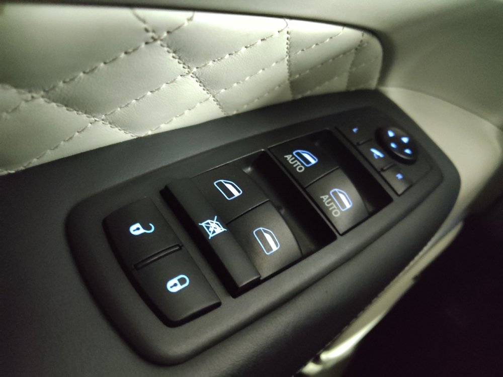 Used 2019 Jeep Grand Cherokee Summit AWD/4WD image 27