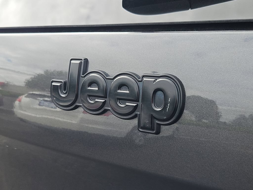 Used 2016 Jeep Cherokee Sport AWD/4WD image 25