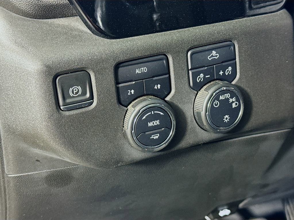 Used 2022 Chevrolet Silverado 1500 LT w/ Protection Package image 10