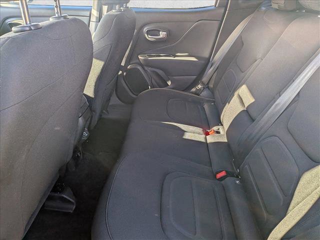 Used 2022 Jeep Renegade Latitude w/ Convenience Group image 17