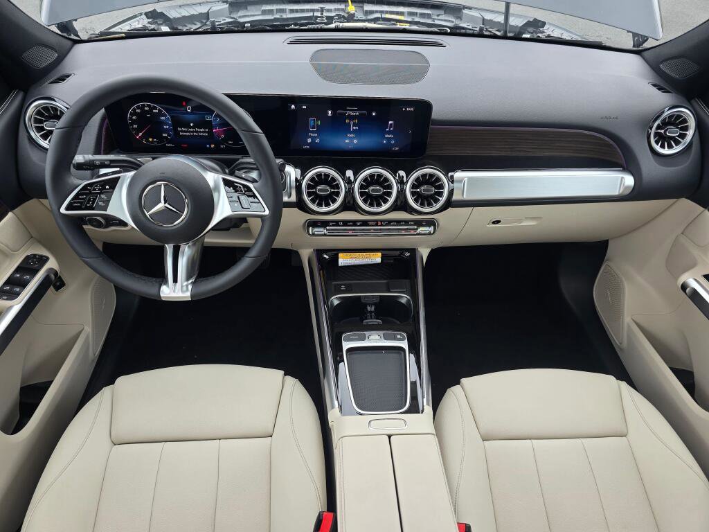 New 2026 Mercedes-Benz GLB 250 4MATIC image 17
