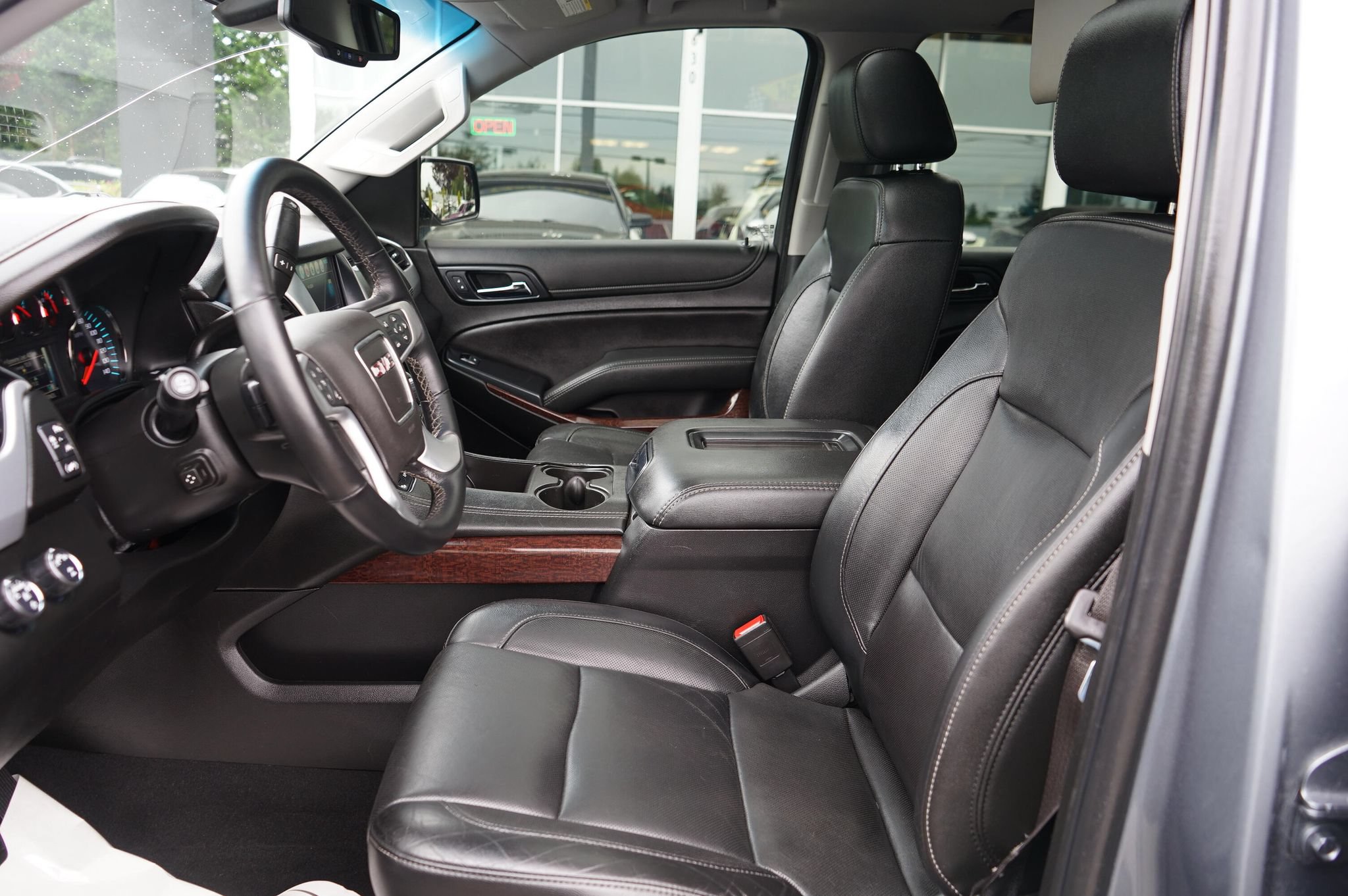 Used 2020 GMC Yukon SLT w/ Open Road Package AWD/4WD image 16