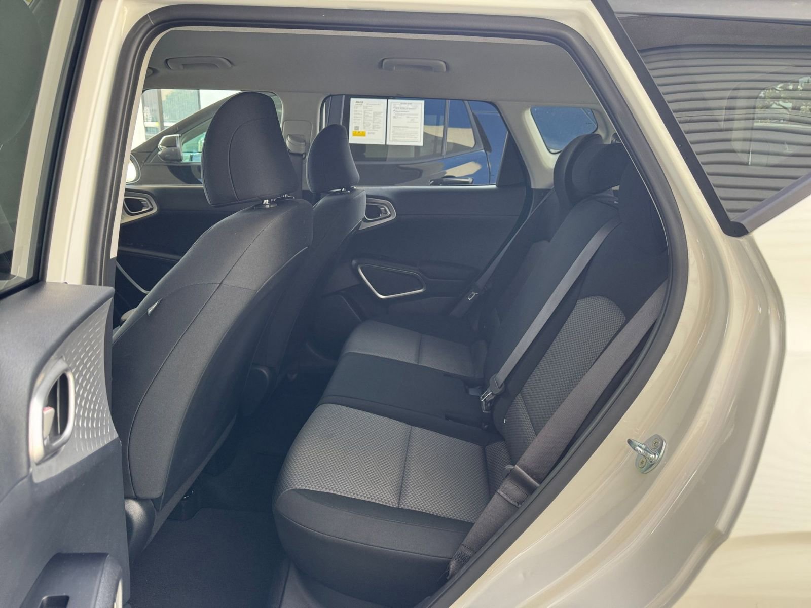 Used 2025 Kia Soul LX w/ LX Technology Package image 23