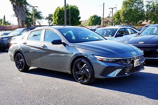 Certified 2026 Hyundai Elantra Sport image 6