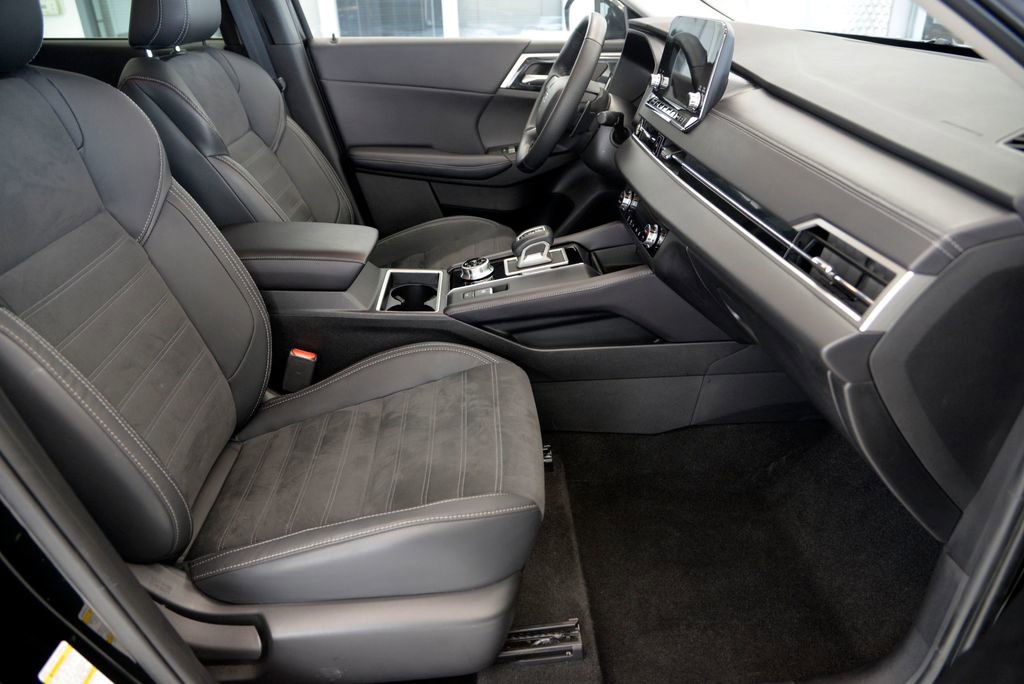 Used 2023 Mitsubishi Outlander SE image 30