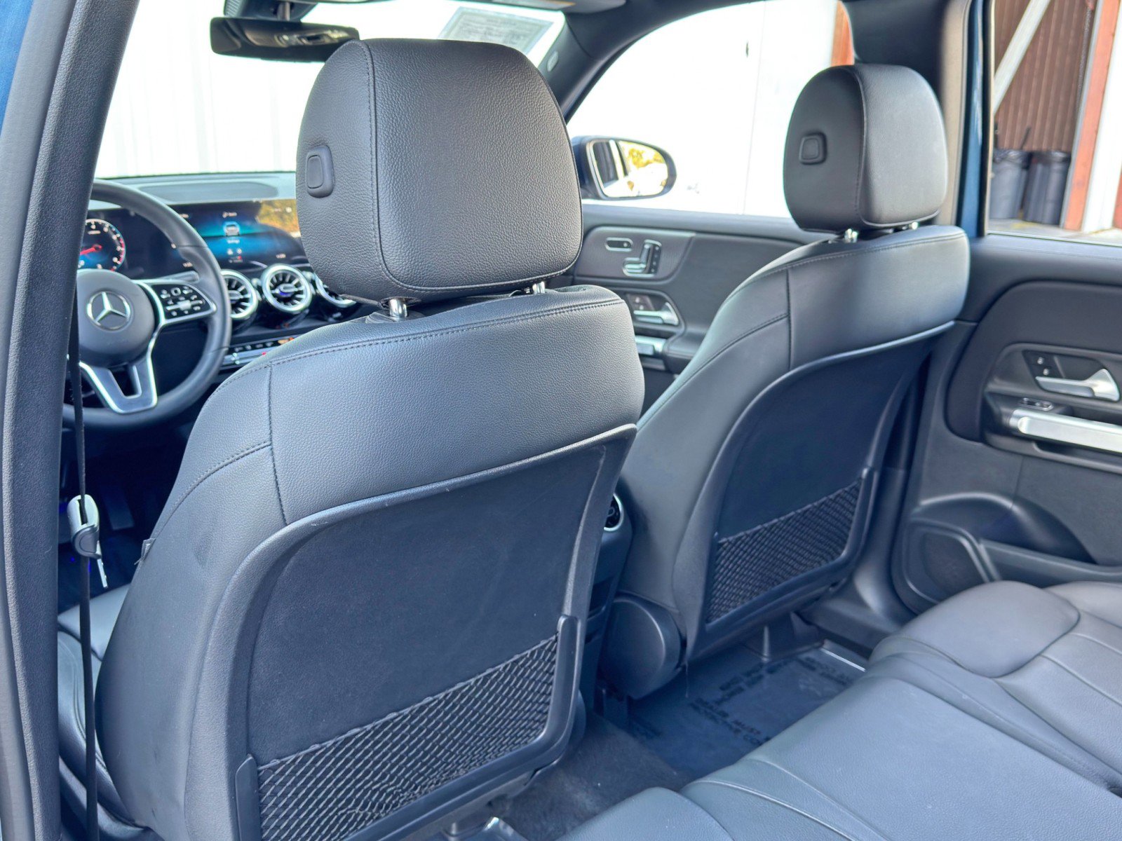 Used 2023 Mercedes-Benz GLB 250 w/ Premium Package image 37