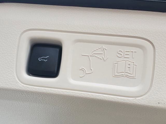 Used 2024 Lincoln Navigator Black Label image 11