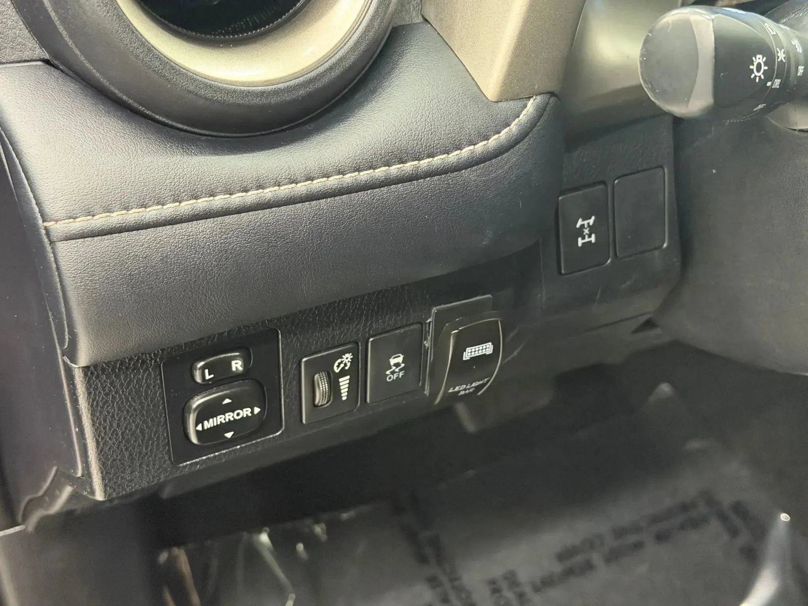 Used 2013 Toyota RAV4 XLE AWD/4WD image 22