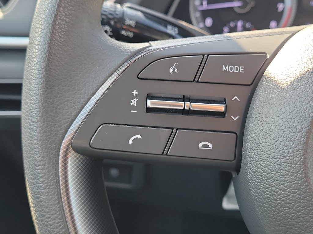 Used 2021 Hyundai Sonata SE w/ Preferred Accessory Package FWD image 8