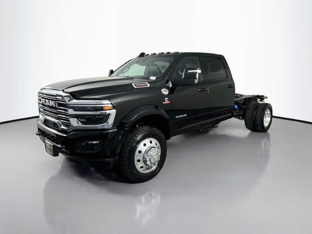 New 2026 RAM 4500 4x4 Crew Cab DRW w/ Laramie Trim Package image 3