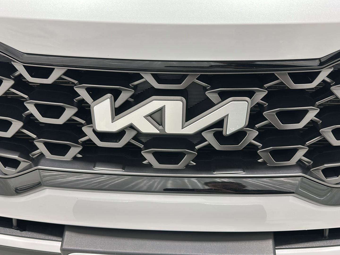Used 2022 Kia Sorento S w/ Panoramic Sunroof Package AWD/4WD image 28