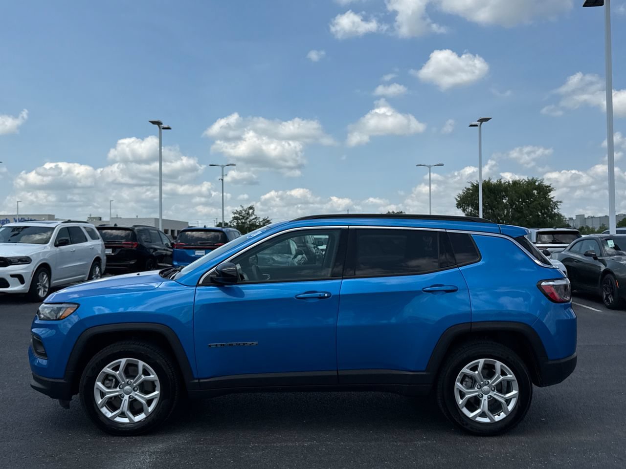 Used 2024 Jeep Compass Latitude AWD/4WD image 6