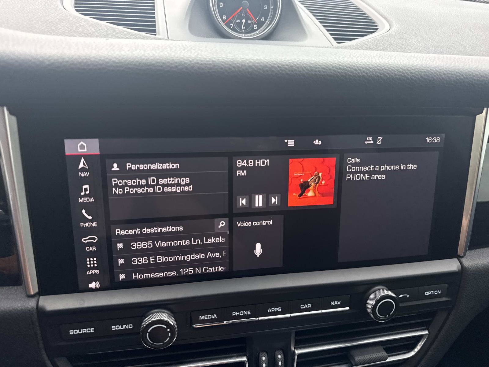 Used 2020 Porsche Macan image 22