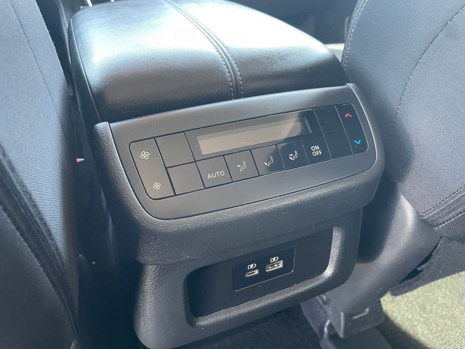 Used 2025 Nissan Pathfinder SV AWD/4WD image 24