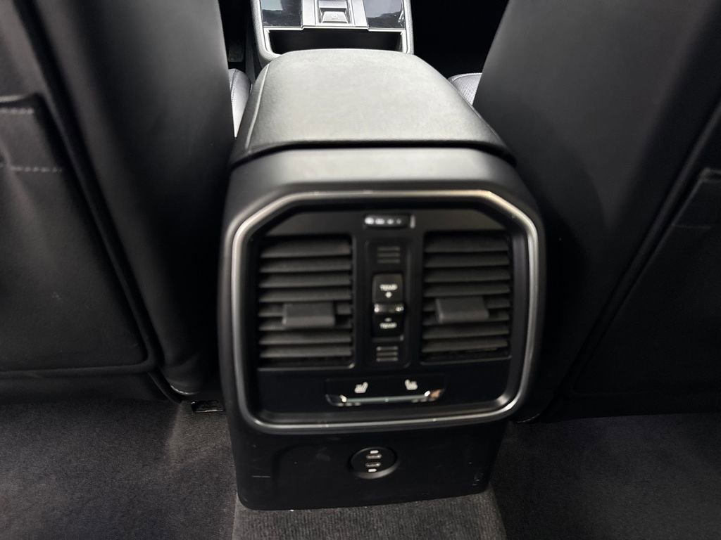 Used 2023 Porsche Macan image 69