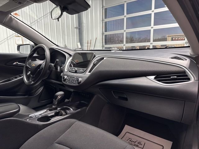 Used 2024 Chevrolet Malibu LT image 25
