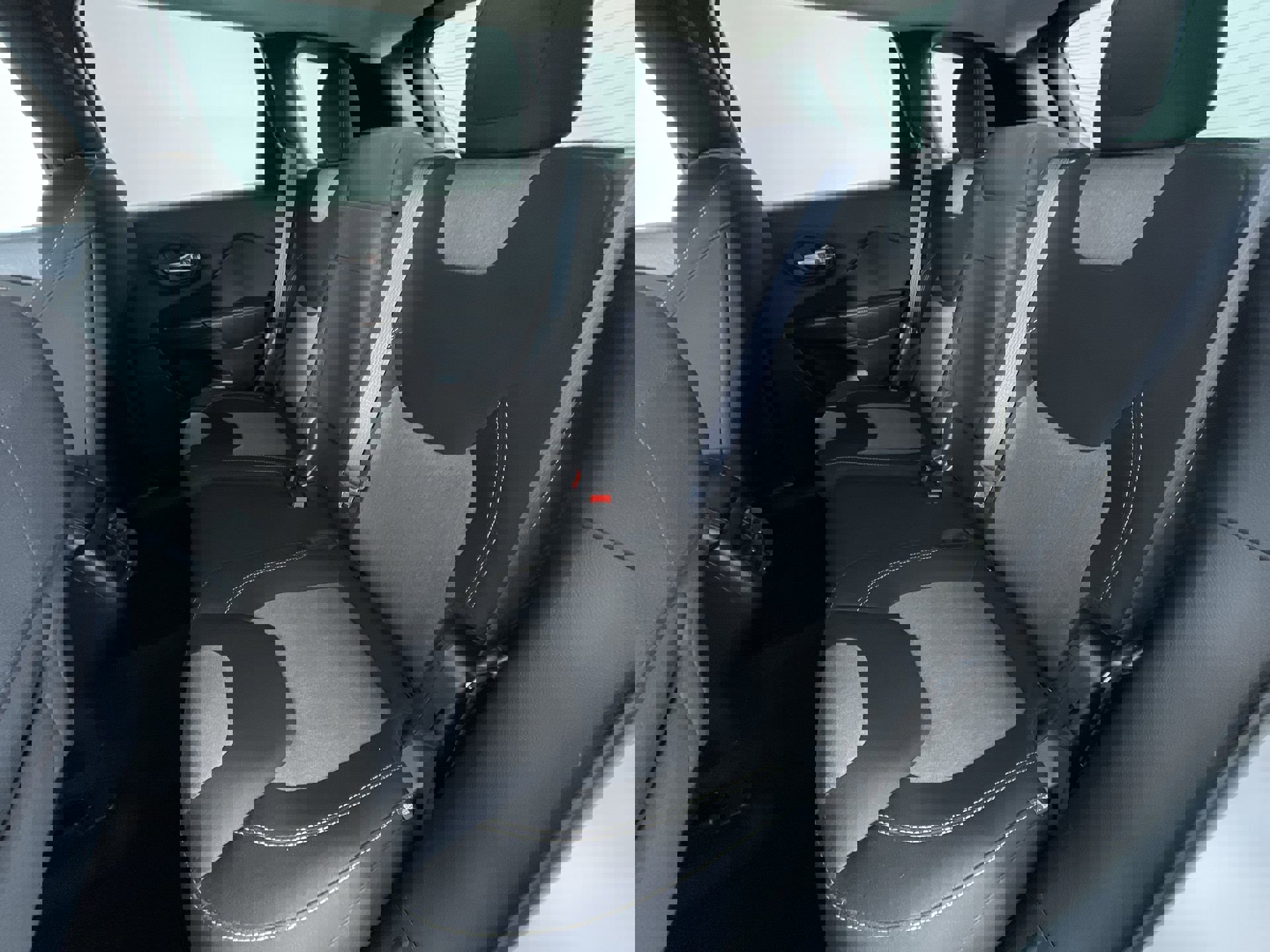 Used 2016 Jeep Cherokee Sport w/ Cold Weather Group image 20