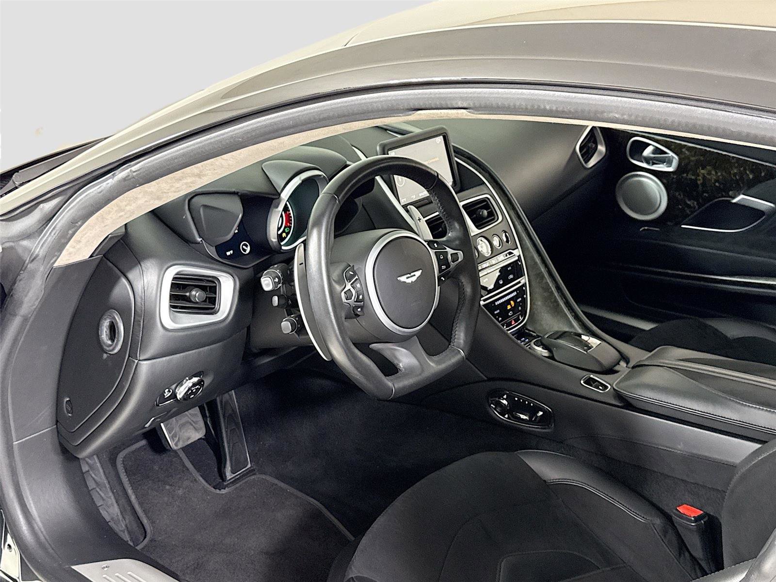 Used 2019 Aston Martin DBS Superleggera RWD image 16