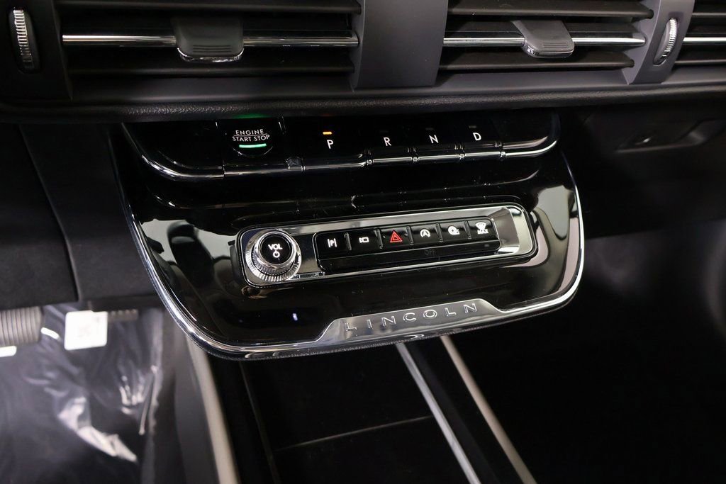 New 2026 Lincoln Corsair Premiere image 9