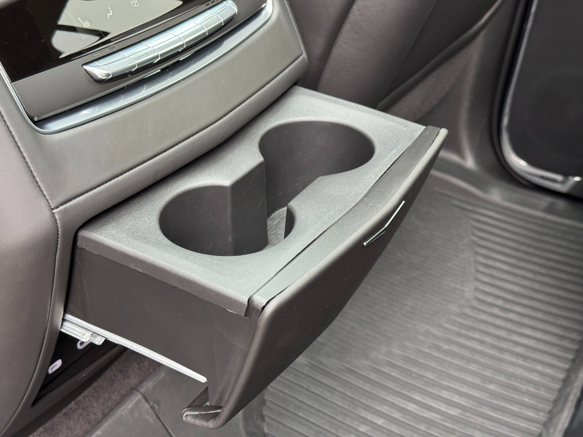 Used 2024 Cadillac Escalade ESV Sport Platinum w/ LPO, ONYX Package image 53