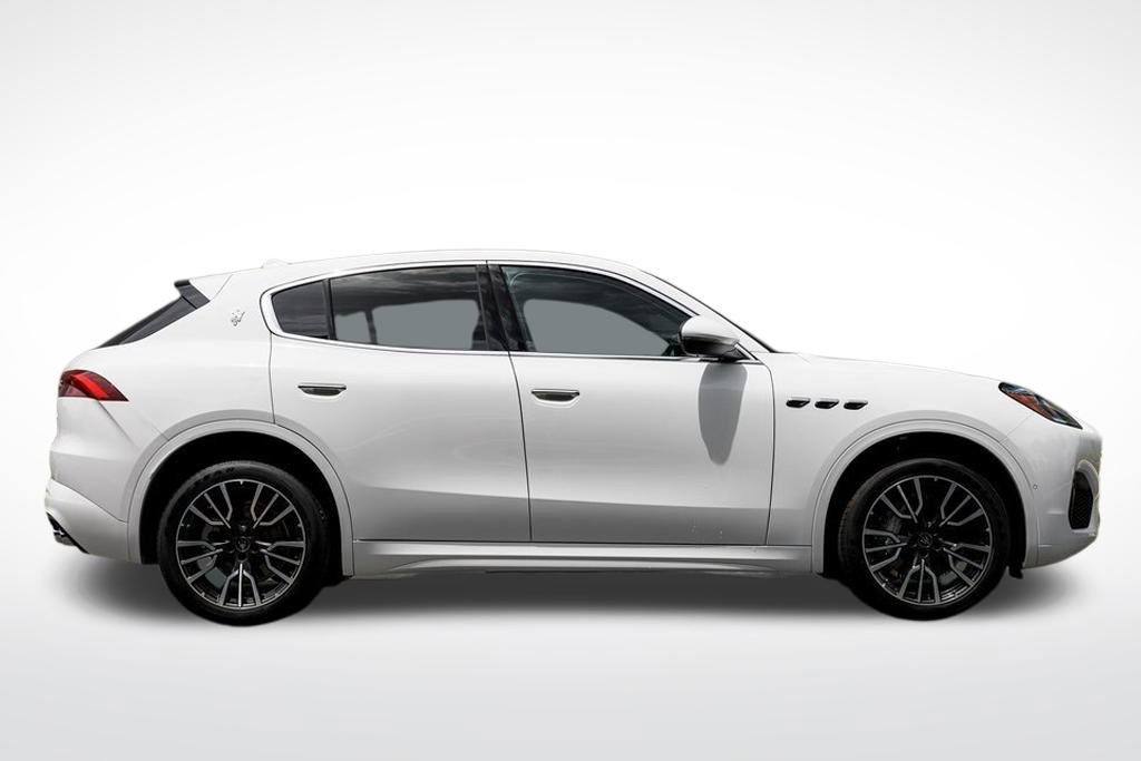New 2025 Maserati Grecale GT image 6
