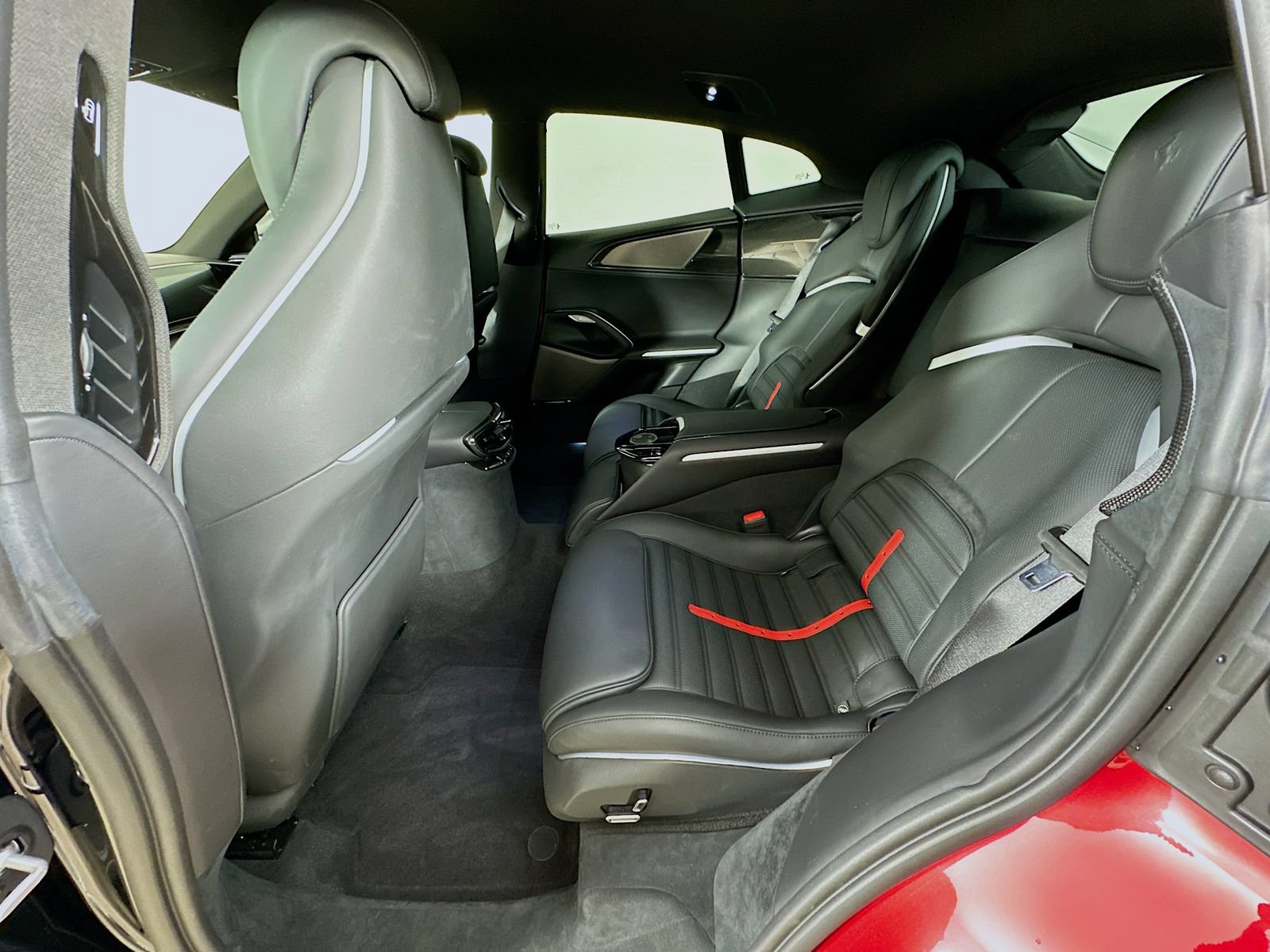 Used 2023 Ferrari Purosangue AWD/4WD image 36