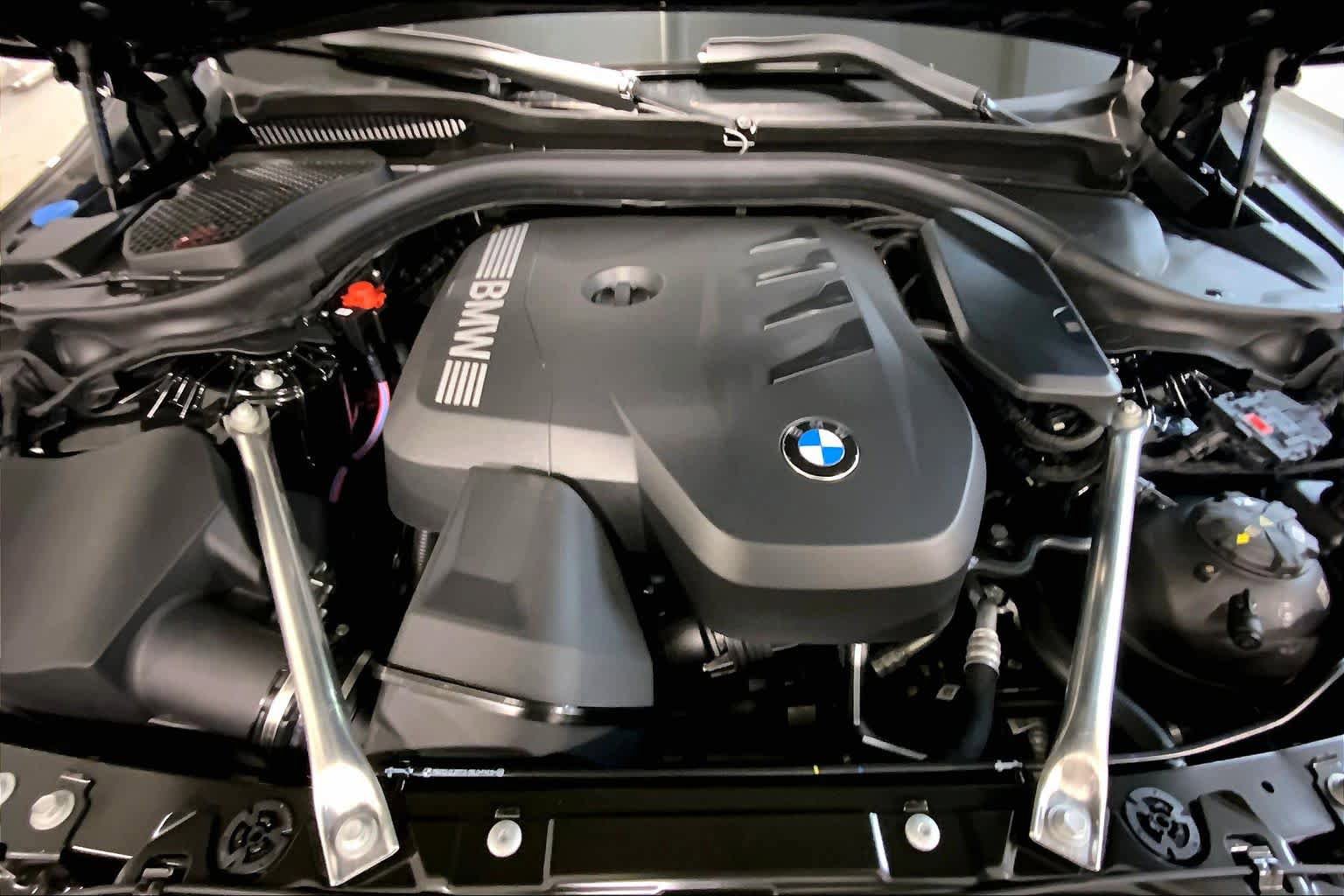 New 2026 BMW 530i xDrive w/ M Sport Package AWD/4WD image 16