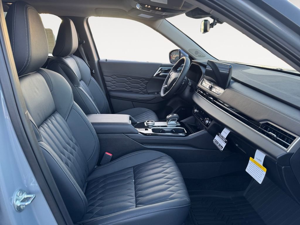 New 2026 Mitsubishi Outlander SEL image 15