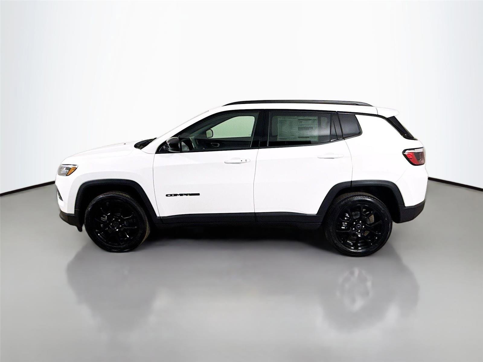 New 2026 Jeep Compass Latitude image 8