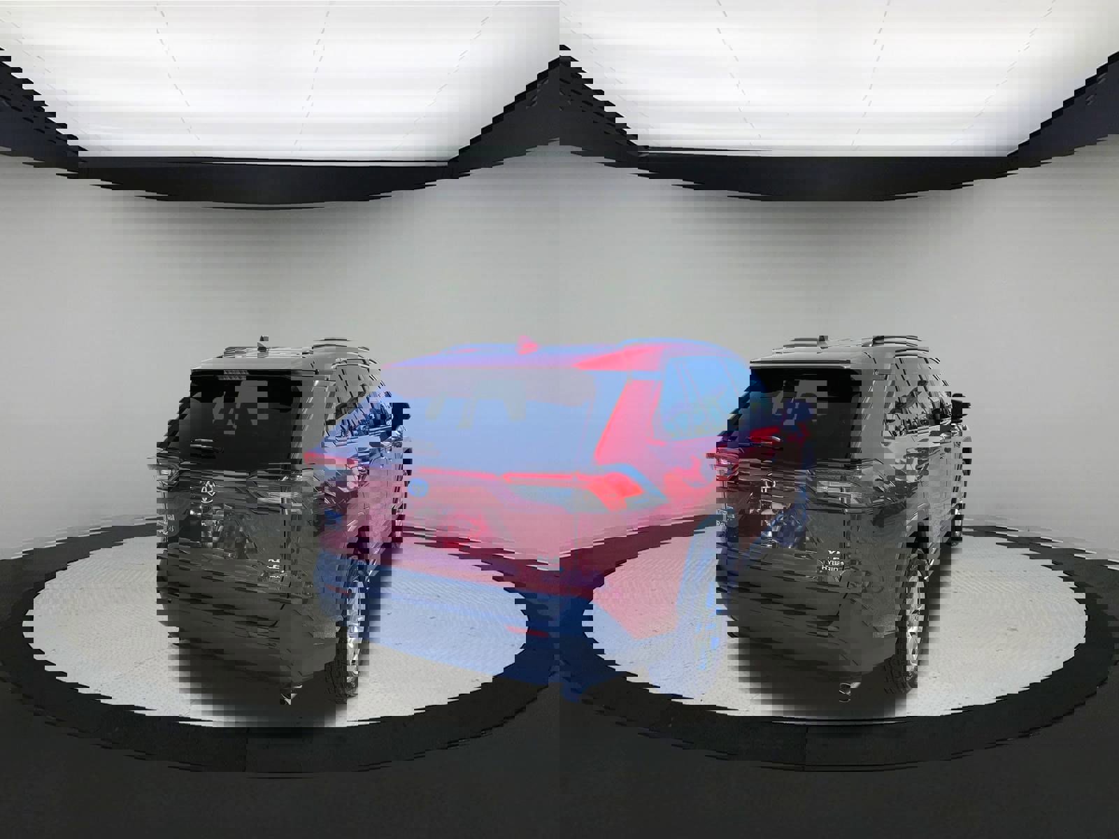 Used 2021 Toyota RAV4 XLE w/ XLE Grade Weather Package image 8