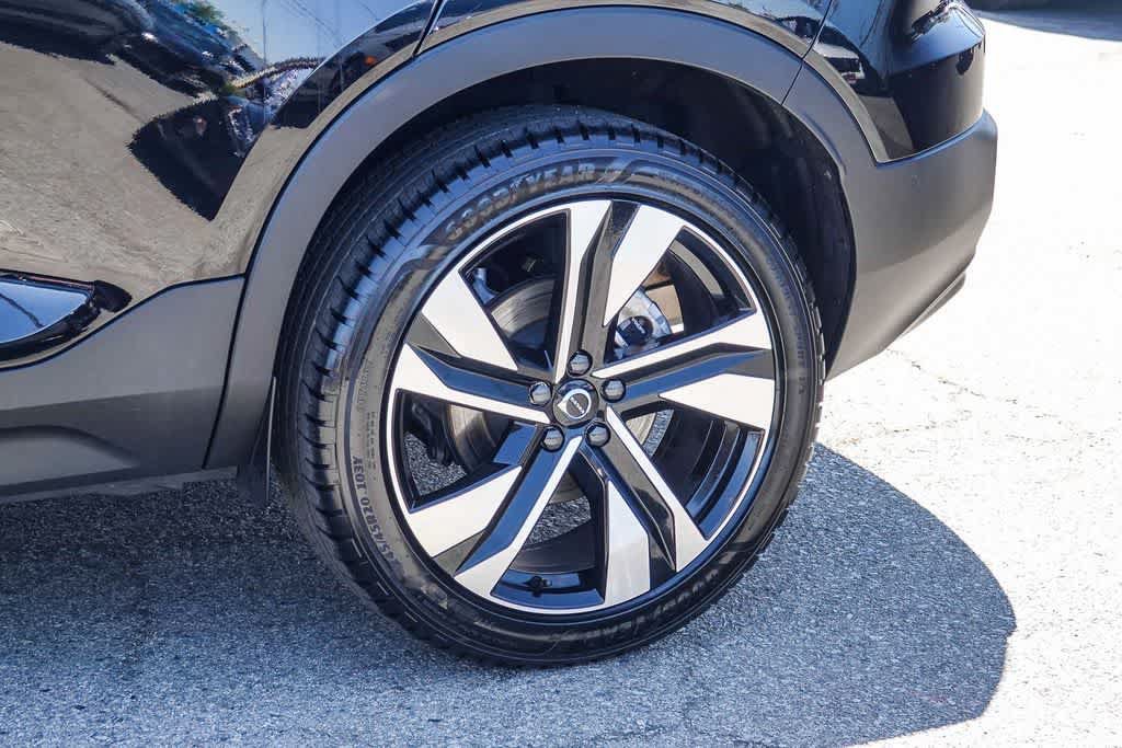 Used 2024 Volvo XC40 B5 Ultimate w/ Protection Package Premier AWD/4WD image 10